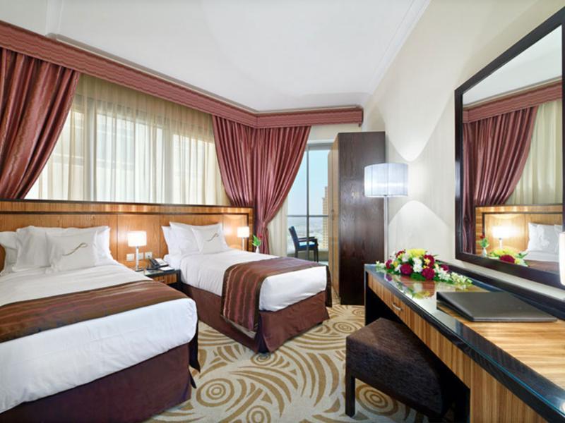 Al Majaz Premiere Hotel Apartments Sharjah Bagian luar foto